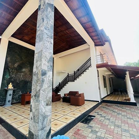 Yala Visit Villa 蒂瑟默哈拉默 外观 照片